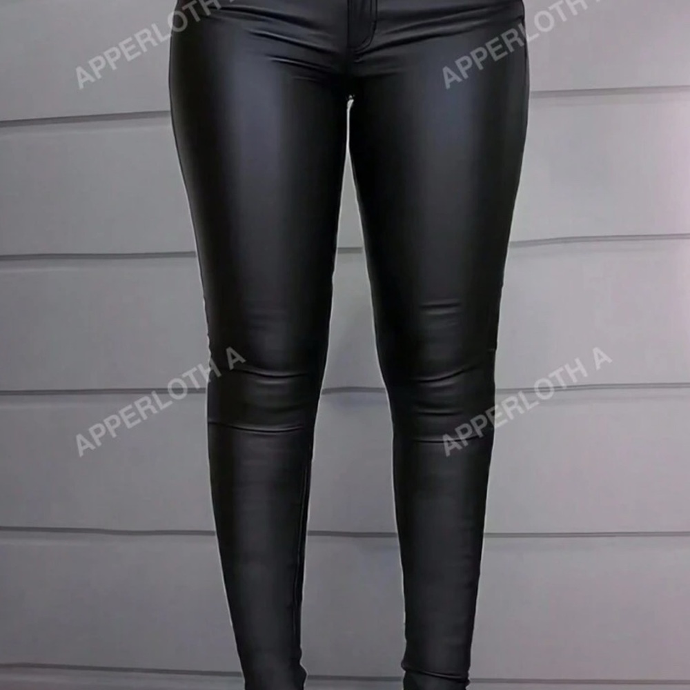 SHEIN Black Skinny Pants